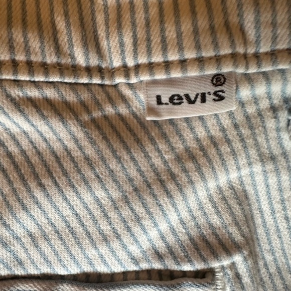 Levi’s Classic Chino Shorts Size 31 - Picture 5 of 7